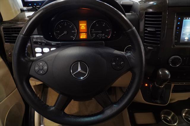Used 2016 Mercedes-Benz Sprinter 2500 image 12