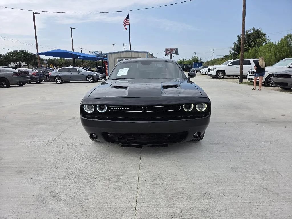 Used 2018 Dodge Challenger SXT Plus RWD image 2