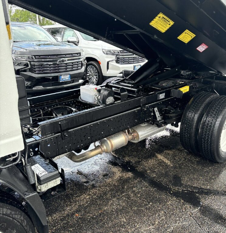 Used 2025 Chevrolet Low Cab Forward RWD image 7