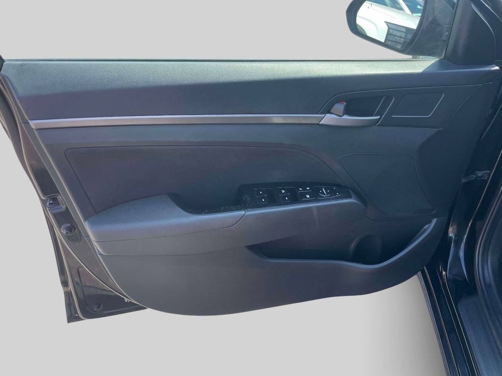 Used 2018 Hyundai Elantra Value Edition FWD image 15