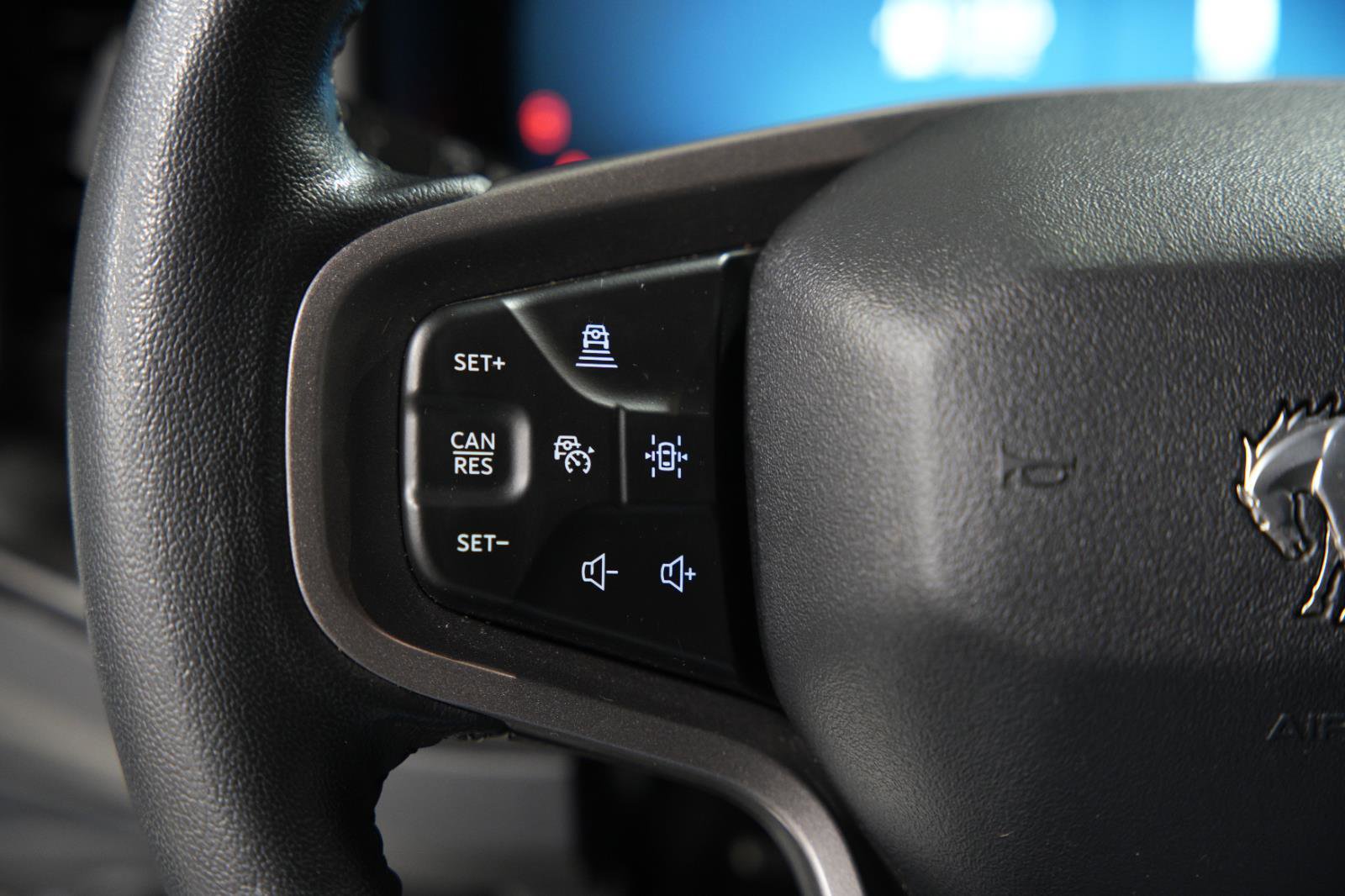 Used 2025 Ford Bronco Badlands image 36