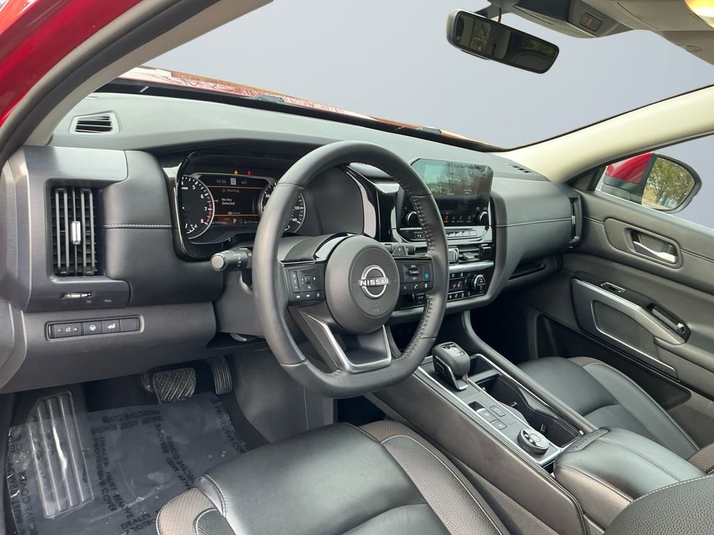 Used 2024 Nissan Pathfinder SL image 11
