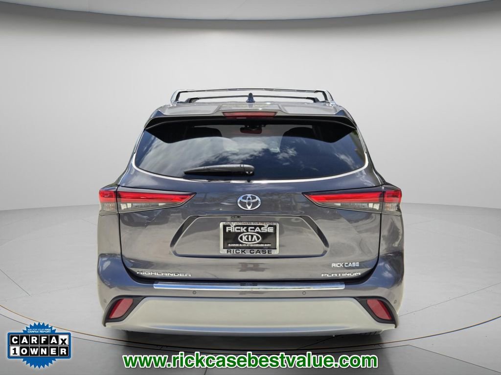 Used 2021 Toyota Highlander Platinum FWD image 6