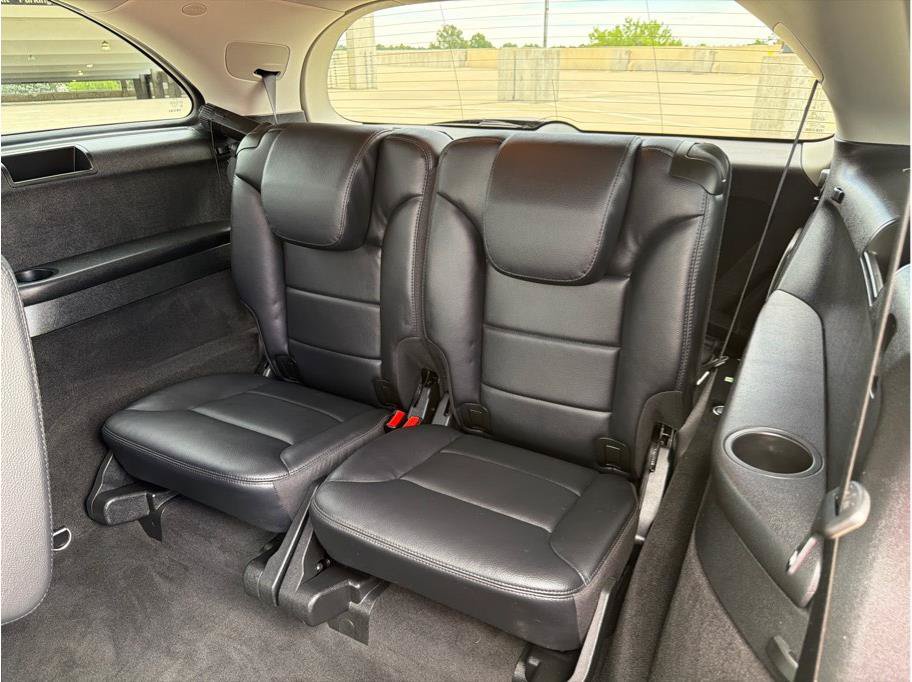 Used 2011 Mercedes-Benz R 350 BlueTEC 4MATIC image 12