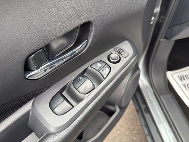 Used 2022 Nissan Kicks SV image 8