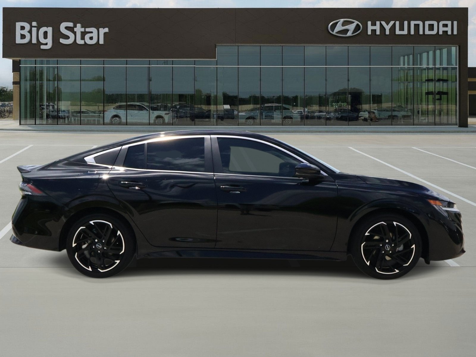 Used 2026 Nissan Sentra SR w/ SR Premium Package FWD image 5