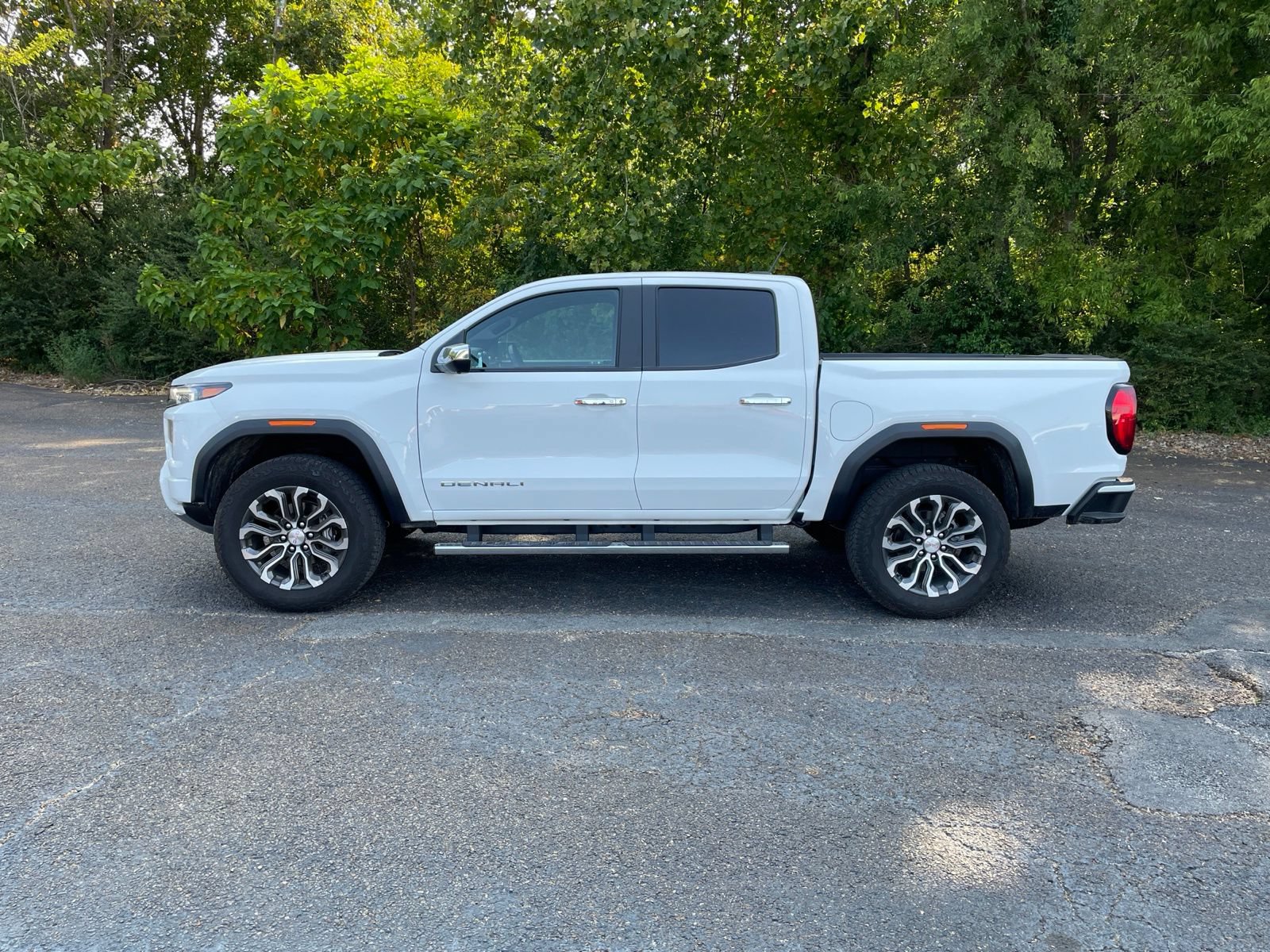 Used 2024 GMC Canyon Denali AWD/4WD image 2