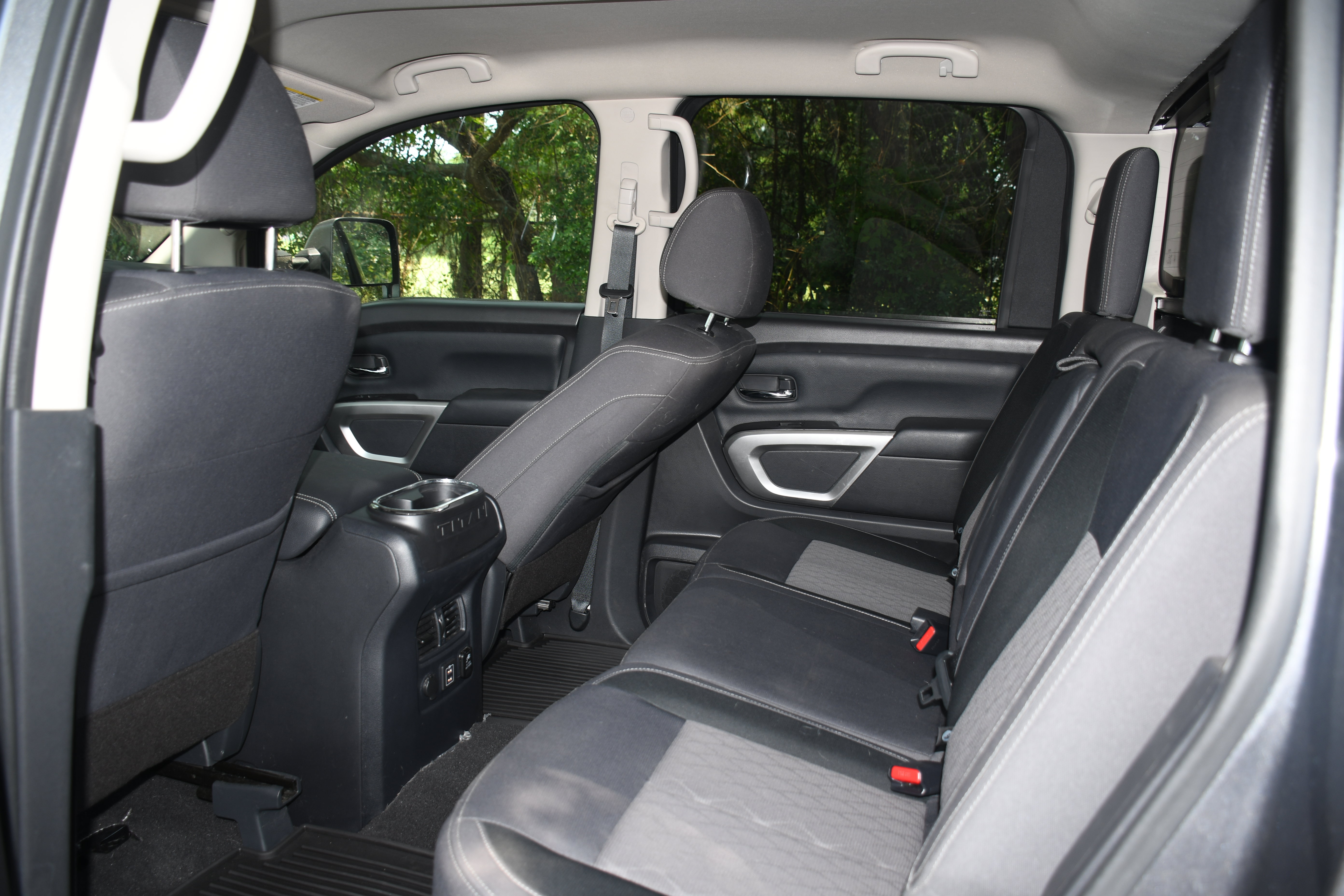 Used 2023 Nissan Titan SV w/ SV Convenience Package RWD image 15