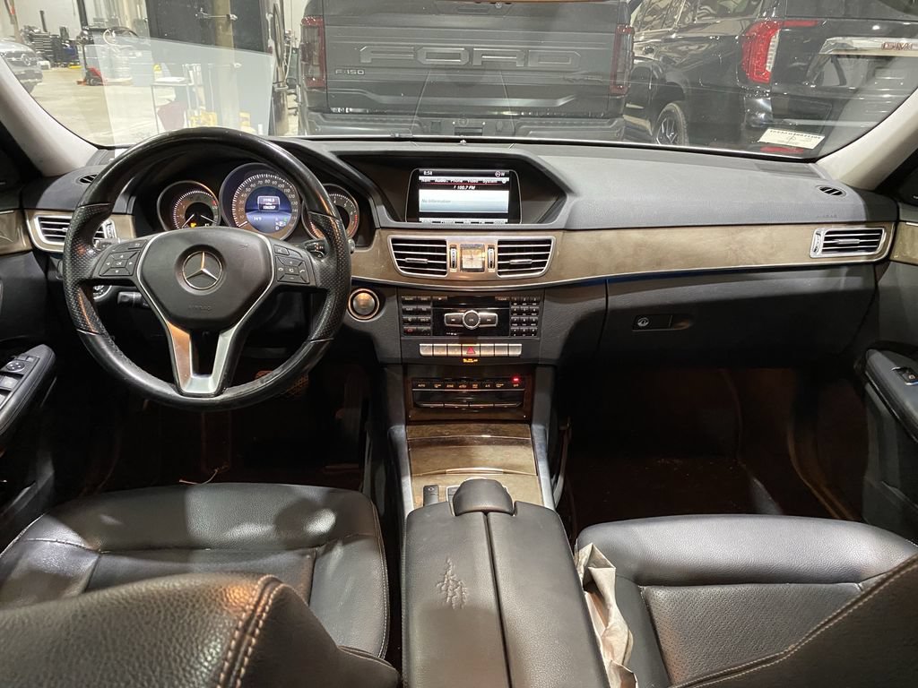 Used 2014 Mercedes-Benz E 350 Sedan image 2