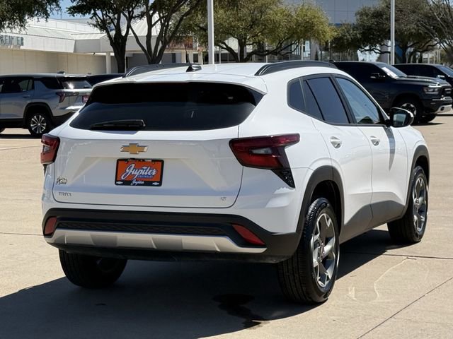 Used 2025 Chevrolet Trax LT image 4