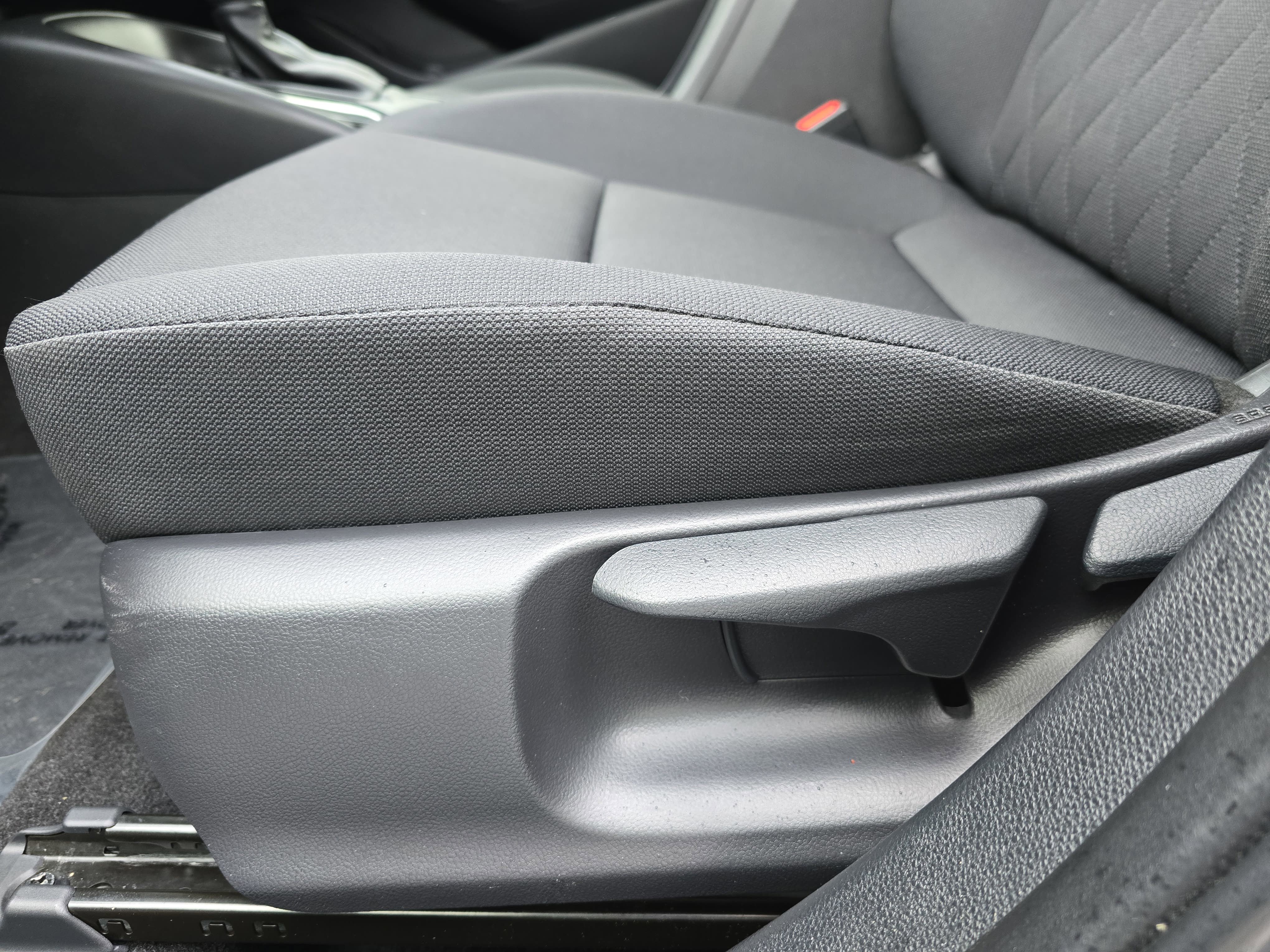 Used 2024 Toyota Corolla LE FWD image 30