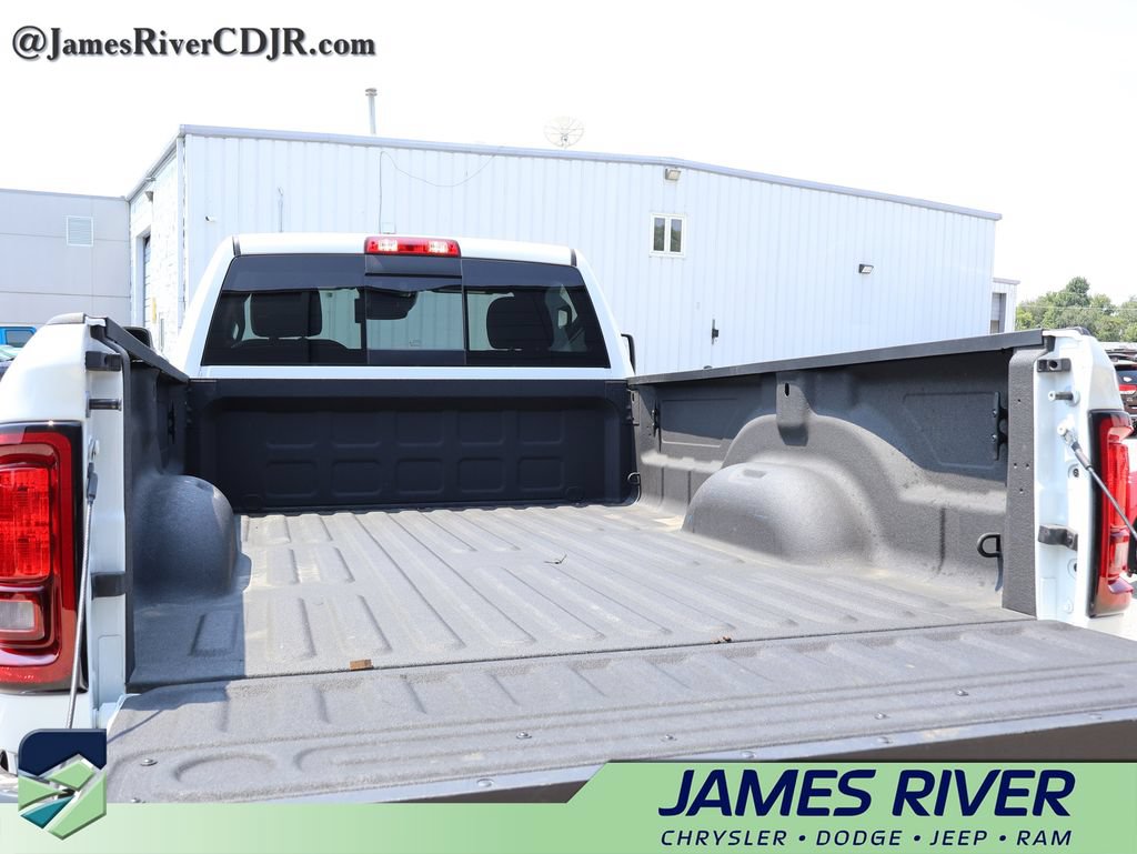 Used 2025 RAM 2500 Big Horn AWD/4WD image 11