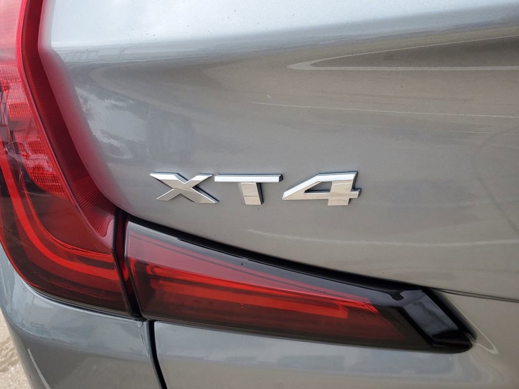 Used 2025 Cadillac XT4 Premium Luxury image 5