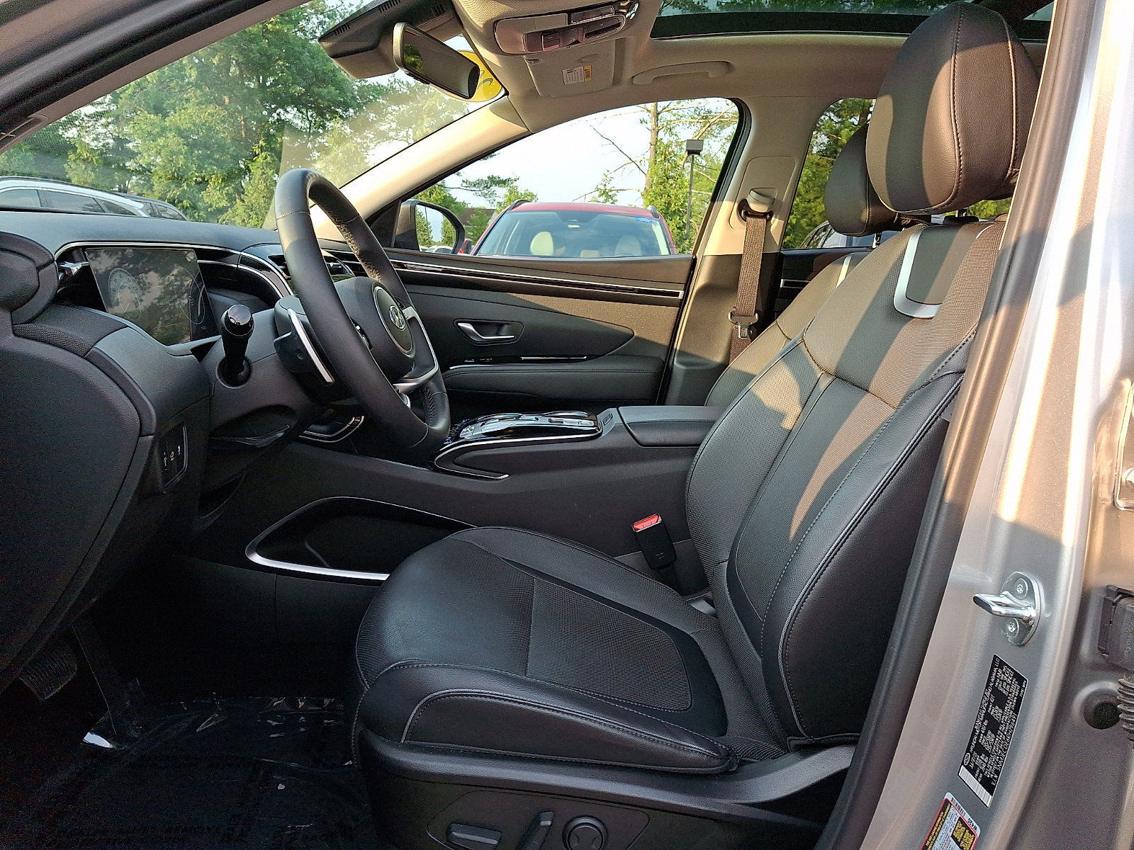 Certified 2024 Hyundai Tucson Limited AWD/4WD image 14