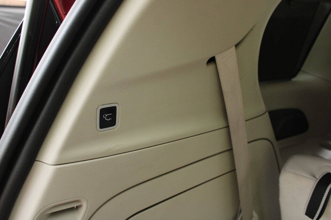 Used 2021 Chrysler Pacifica Touring-L FWD image 27