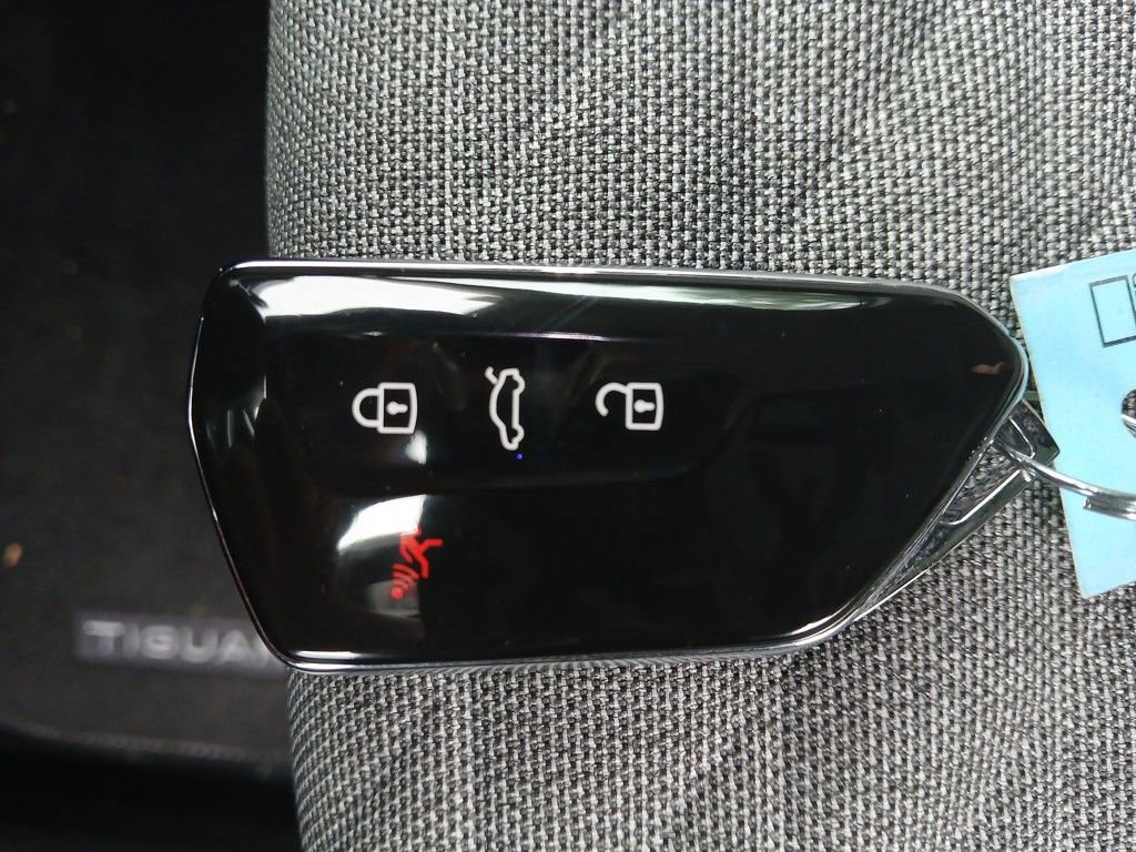 Used 2025 Volkswagen Tiguan S w/ 18" Wheel Package image 28