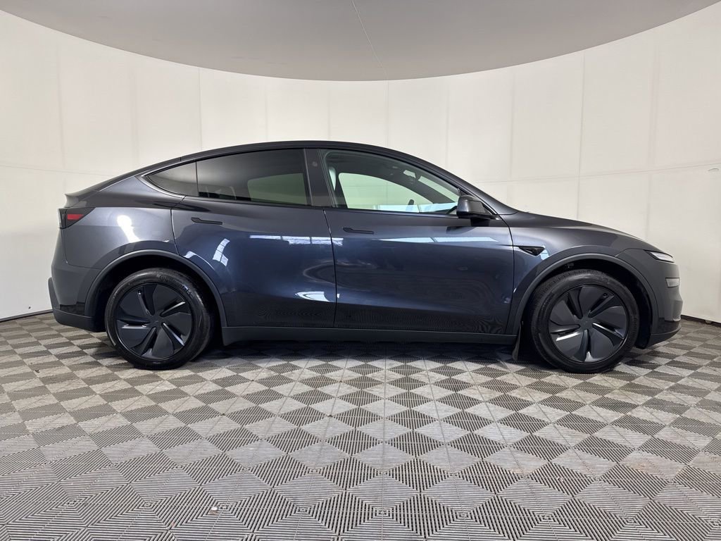 Used 2026 Tesla Model Y Long Range image 8