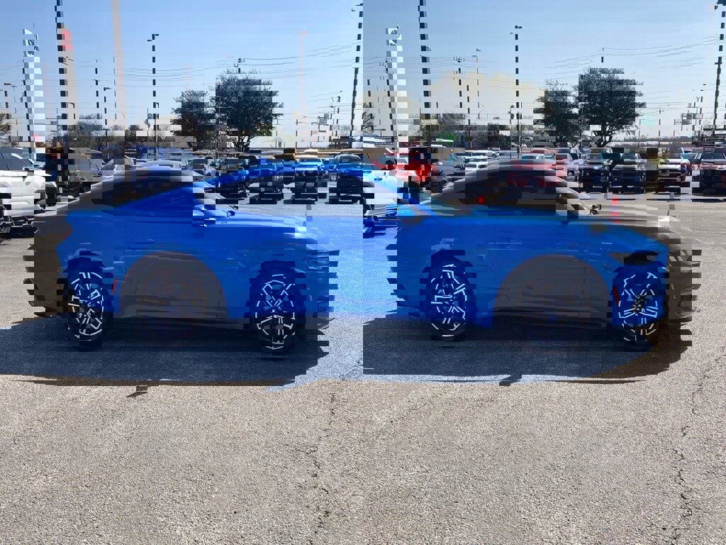 Used 2024 Ford Mustang Coupe image 4