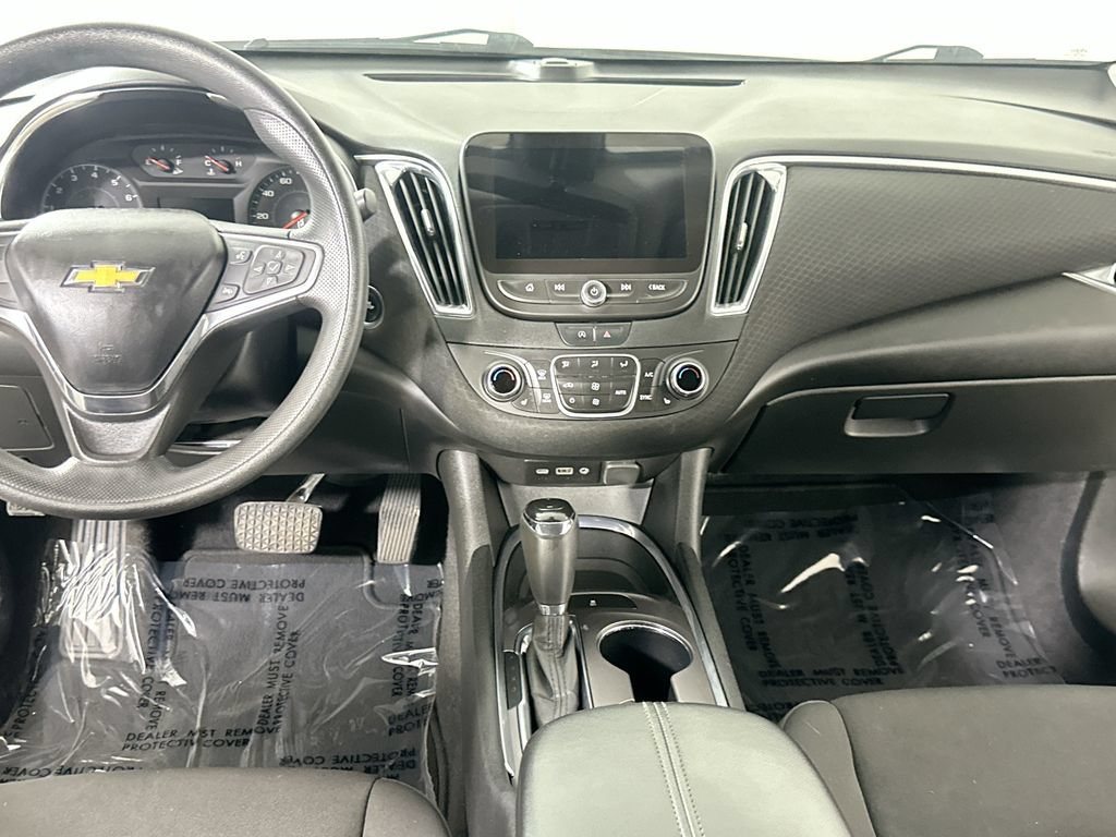 Used 2020 Chevrolet Malibu LT FWD image 18