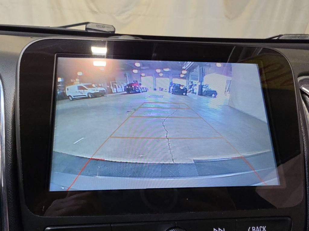 Used 2018 Chevrolet Malibu LT FWD image 23