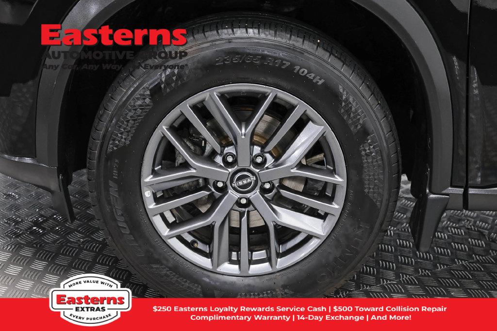 Used 2023 Nissan Rogue S AWD/4WD image 33