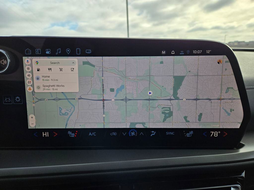 Used 2025 Chevrolet Traverse LT image 21