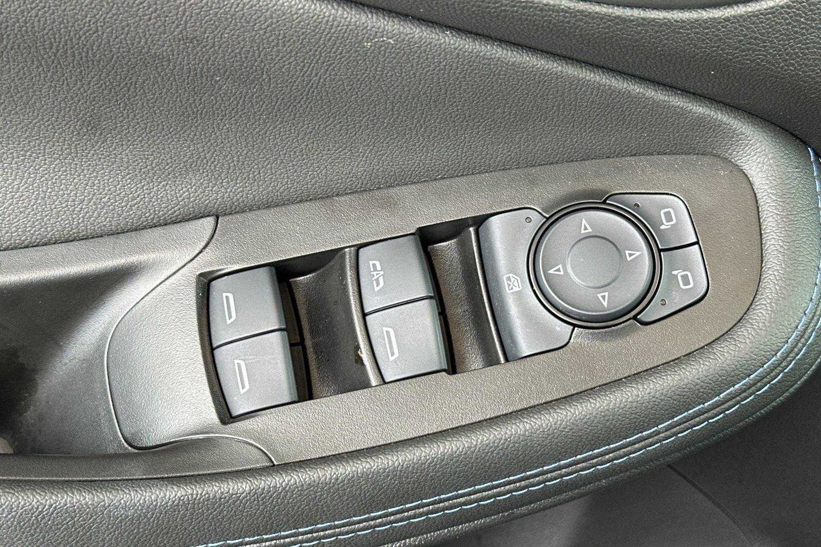 Used 2026 Buick Encore GX Sport Touring image 12