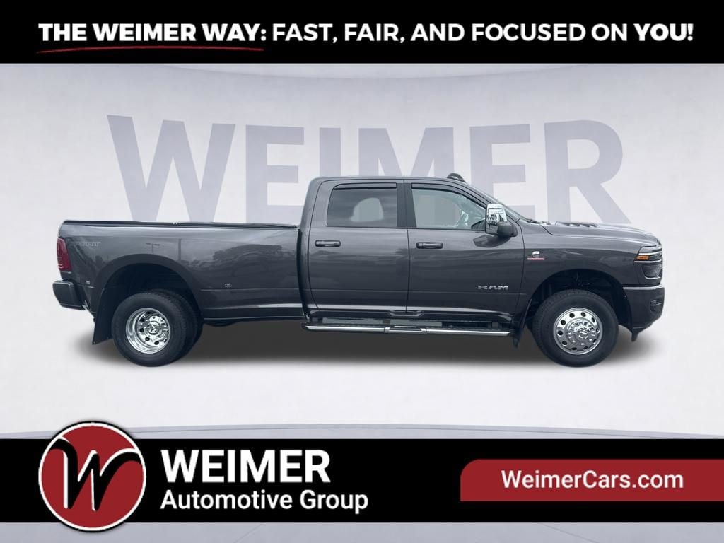 Used 2025 RAM 3500 Laramie w/ Sport Appearance Package AWD/4WD image 4