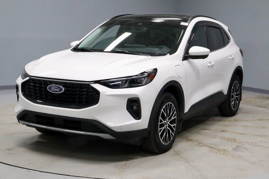 Certified 2024 Ford Escape SE w/ PHEV Premium Package image 8