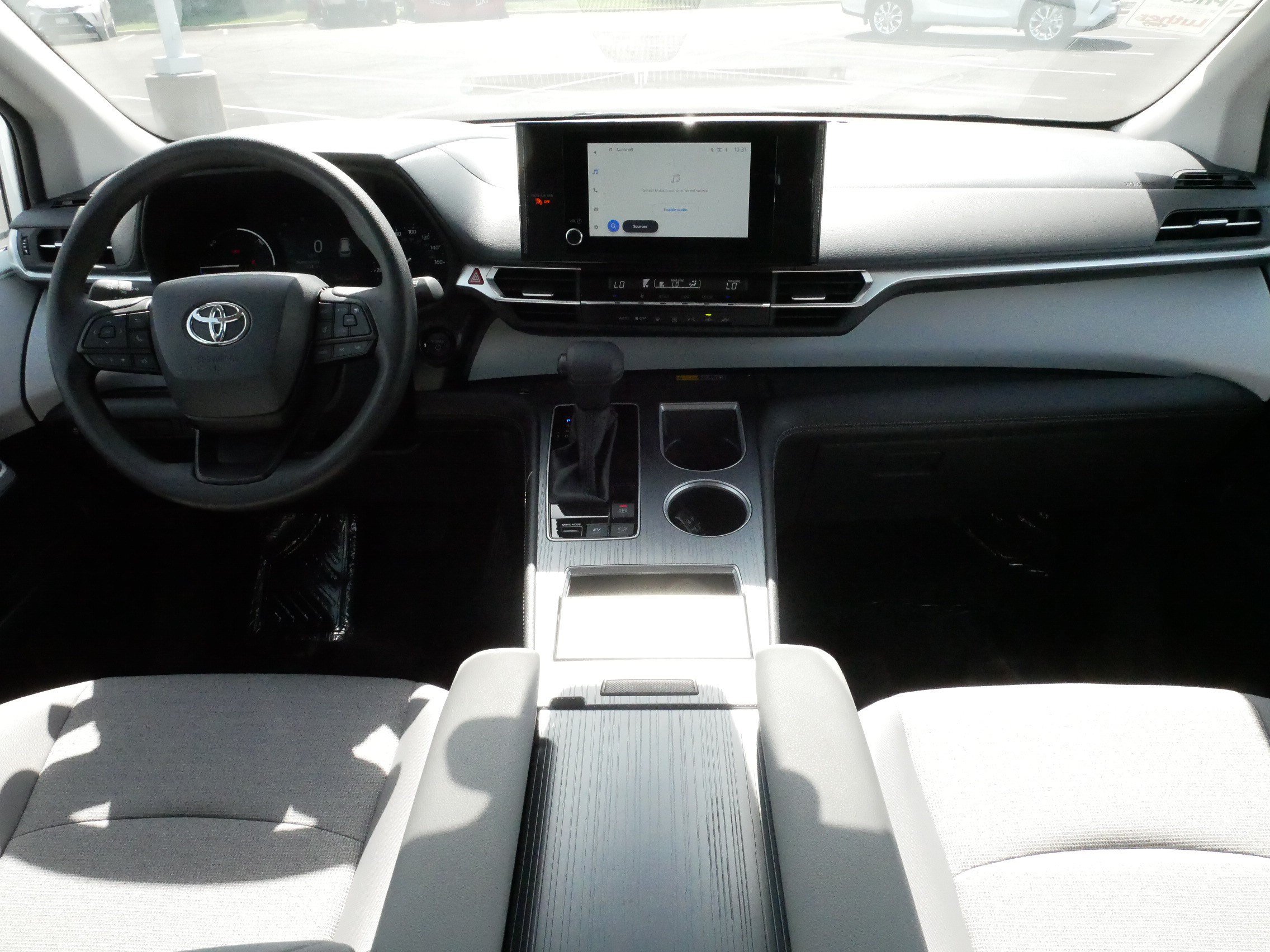 Certified 2026 Toyota Sienna LE FWD image 10
