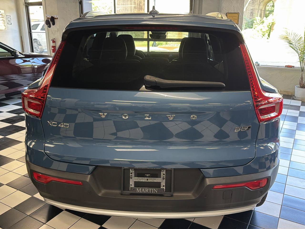 Used 2023 Volvo XC40 B5 Plus w/ Driver Assist Package AWD/4WD image 5