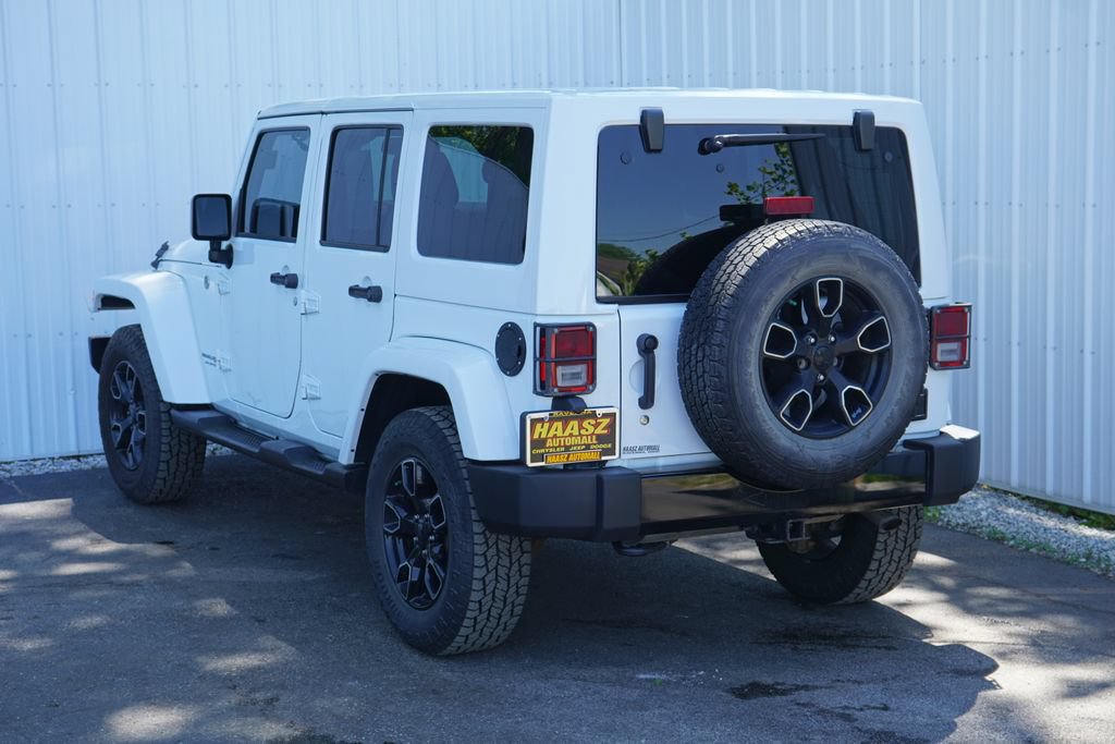 Used 2018 Jeep Wrangler Unlimited Sahara AWD/4WD image 4