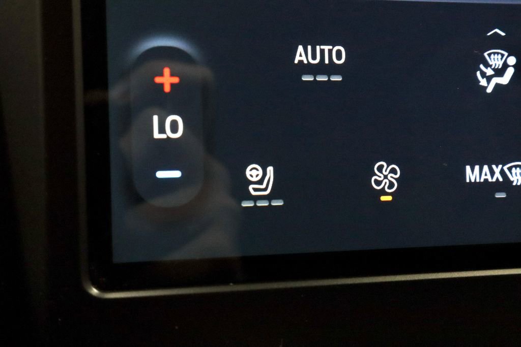 Certified 2024 Ford Edge SEL w/ Sport Appearance Package AWD/4WD image 4