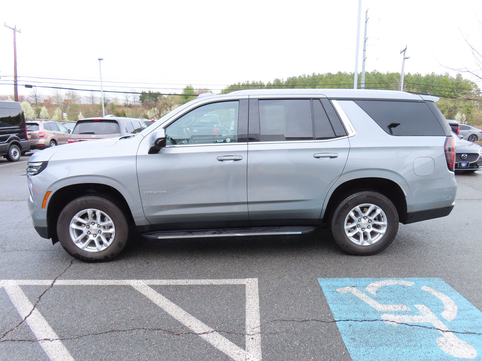 Used 2025 Chevrolet Tahoe LT image 8