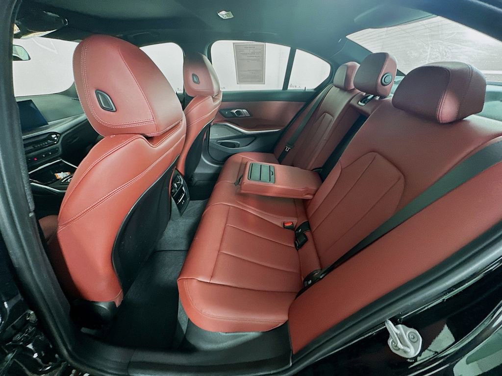 Used 2025 BMW 330i xDrive Sedan w/ Premium Package image 32