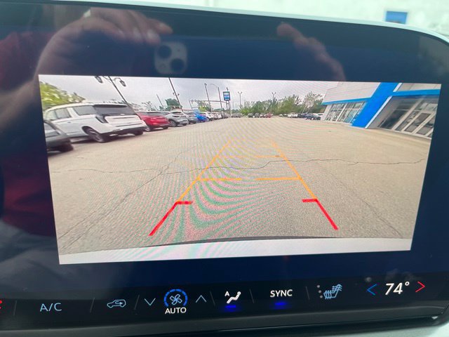 New 2027 Chevrolet Traverse LT FWD image 31