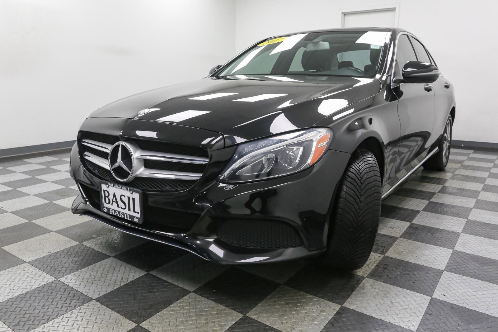 Used 2017 Mercedes-Benz C 300 4MATIC Sedan image 4