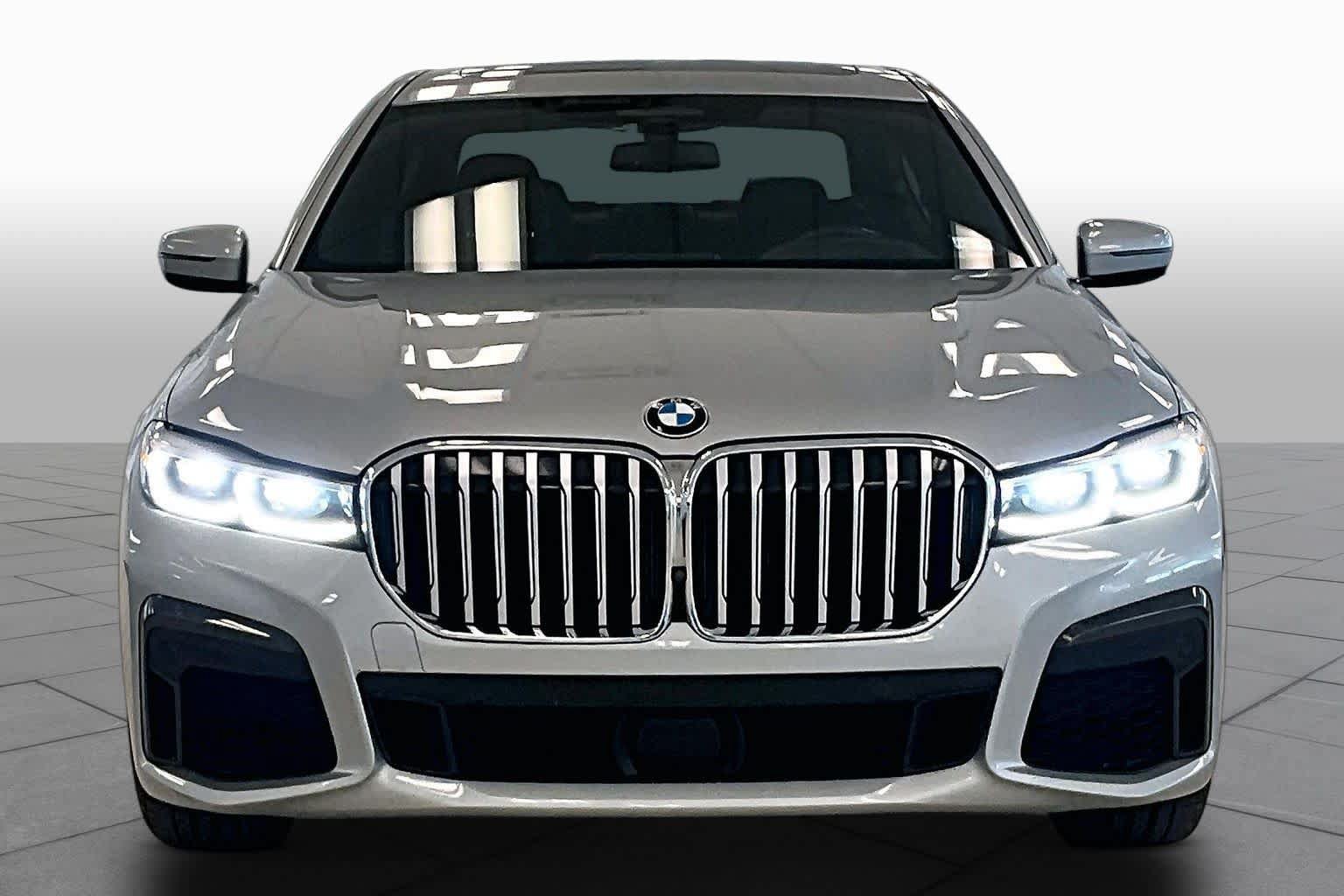 Used 2020 BMW 750i xDrive w/ M Sport Package AWD/4WD image 3