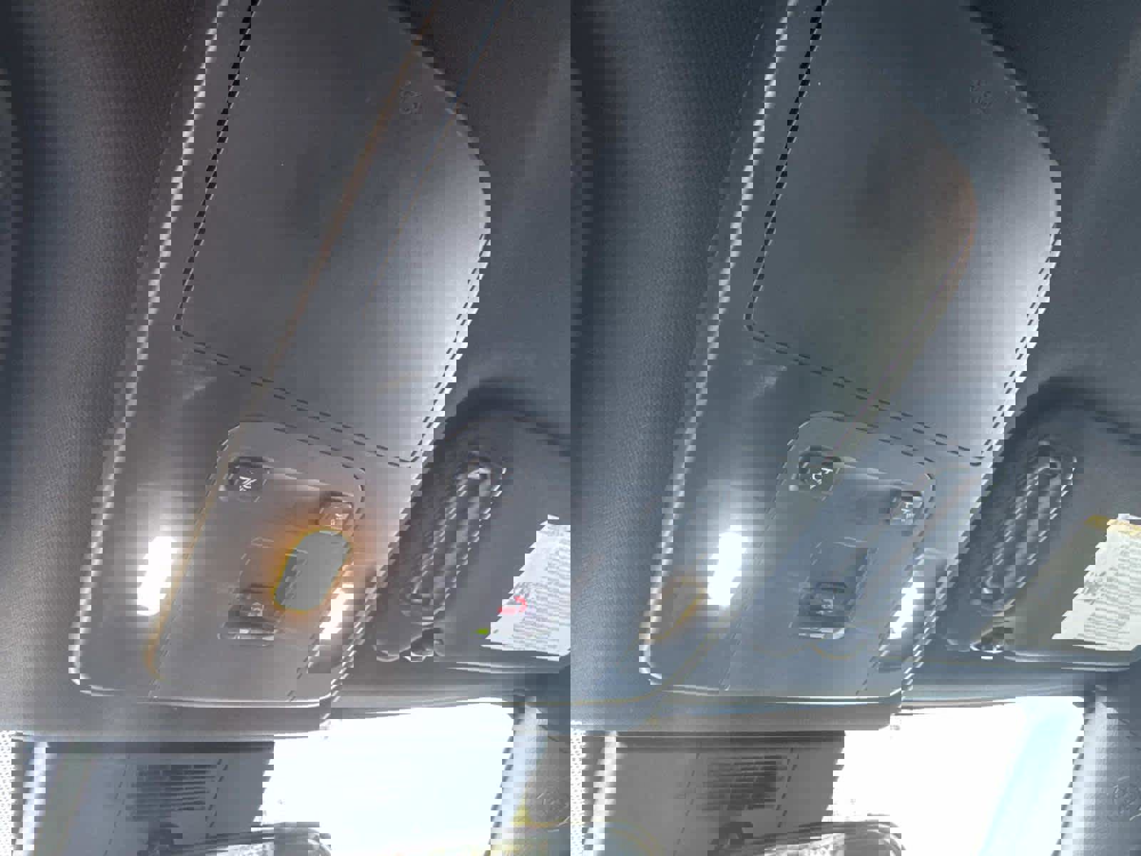 Used 2025 Toyota Camry SE image 33