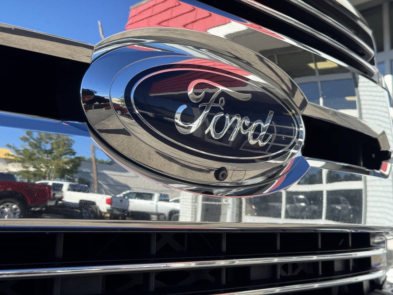 Used 2017 Ford F350 Lariat w/ Lariat Ultimate Package AWD/4WD image 8