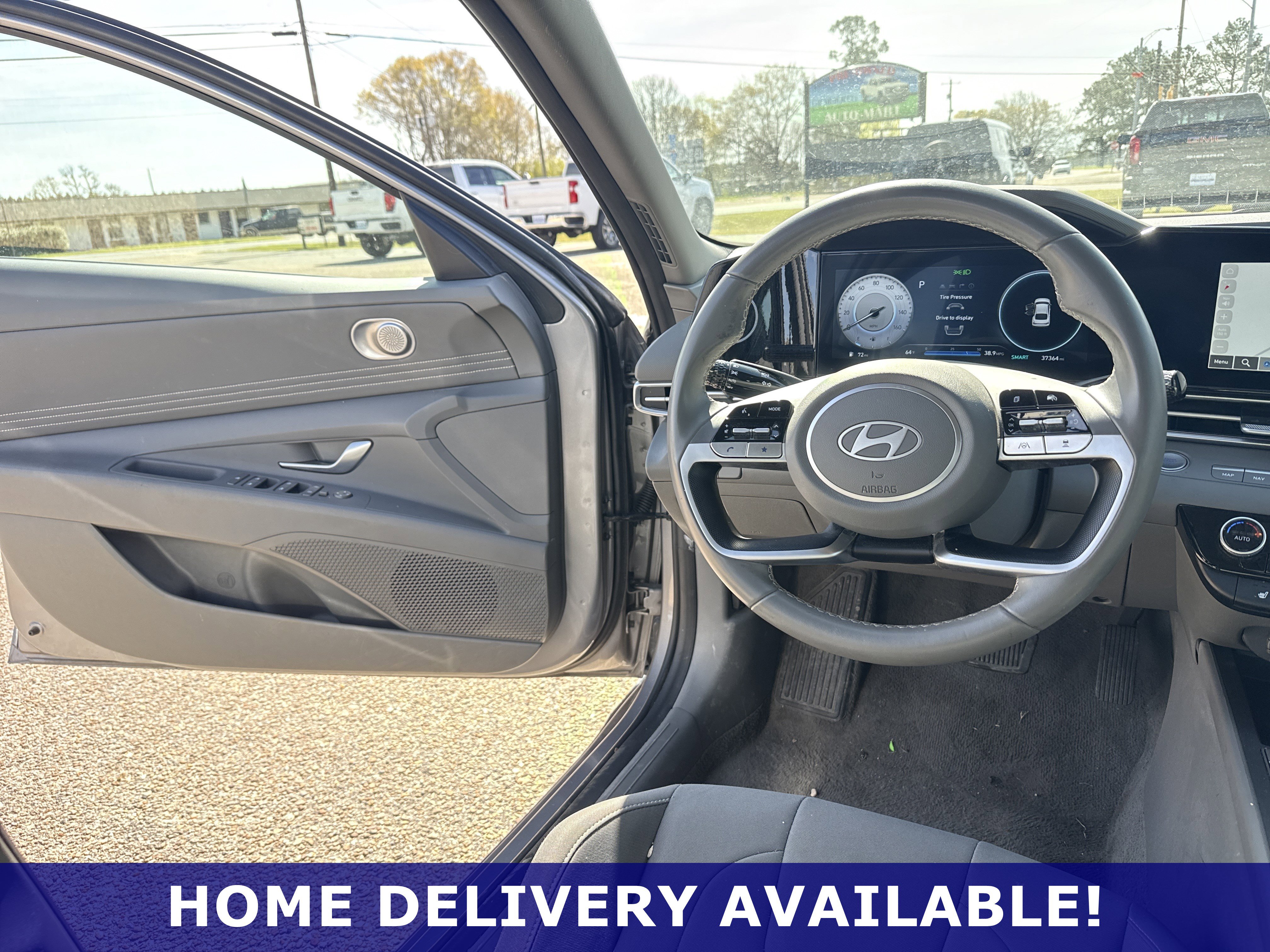 Used 2025 Hyundai Elantra SEL image 7