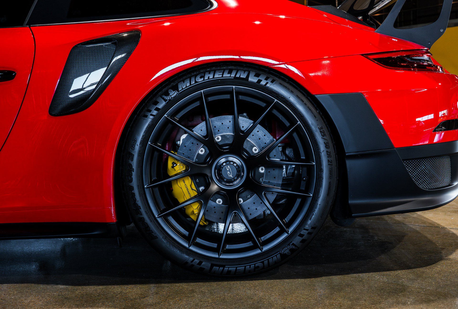 Used 2018 Porsche 911 GT2 RS RWD image 13