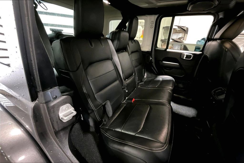 Used 2019 Jeep Wrangler Unlimited Sahara image 29