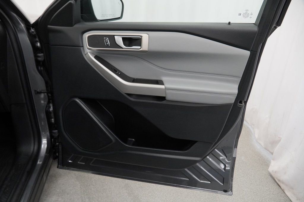 Used 2023 Ford Explorer XLT w/ Equipment Group 202A image 48