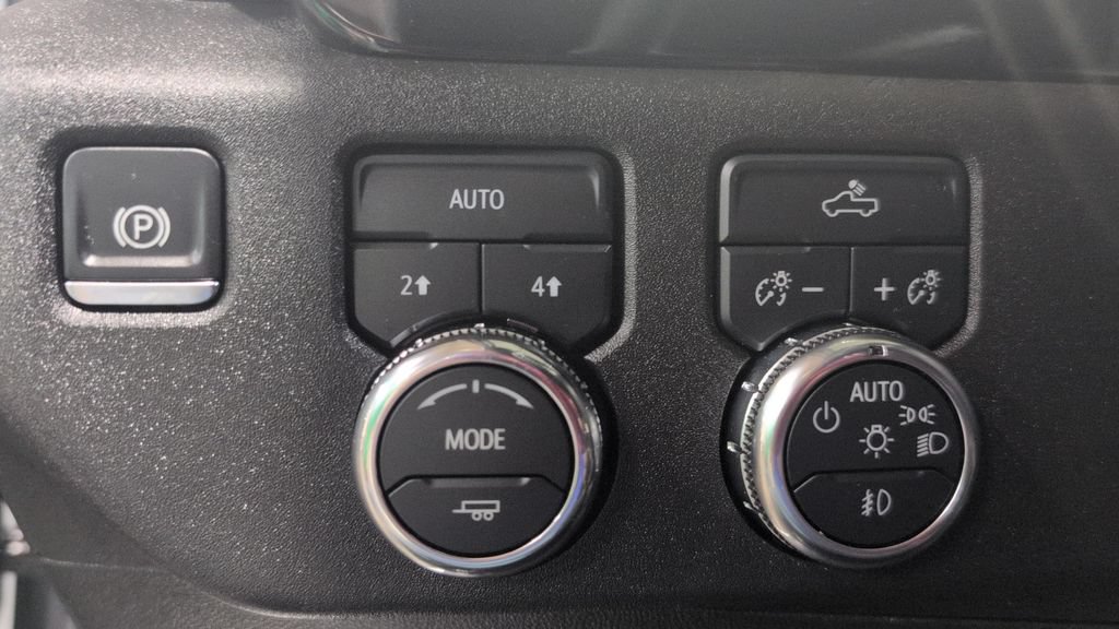 Used 2024 GMC Sierra 1500 Elevation AWD/4WD image 9