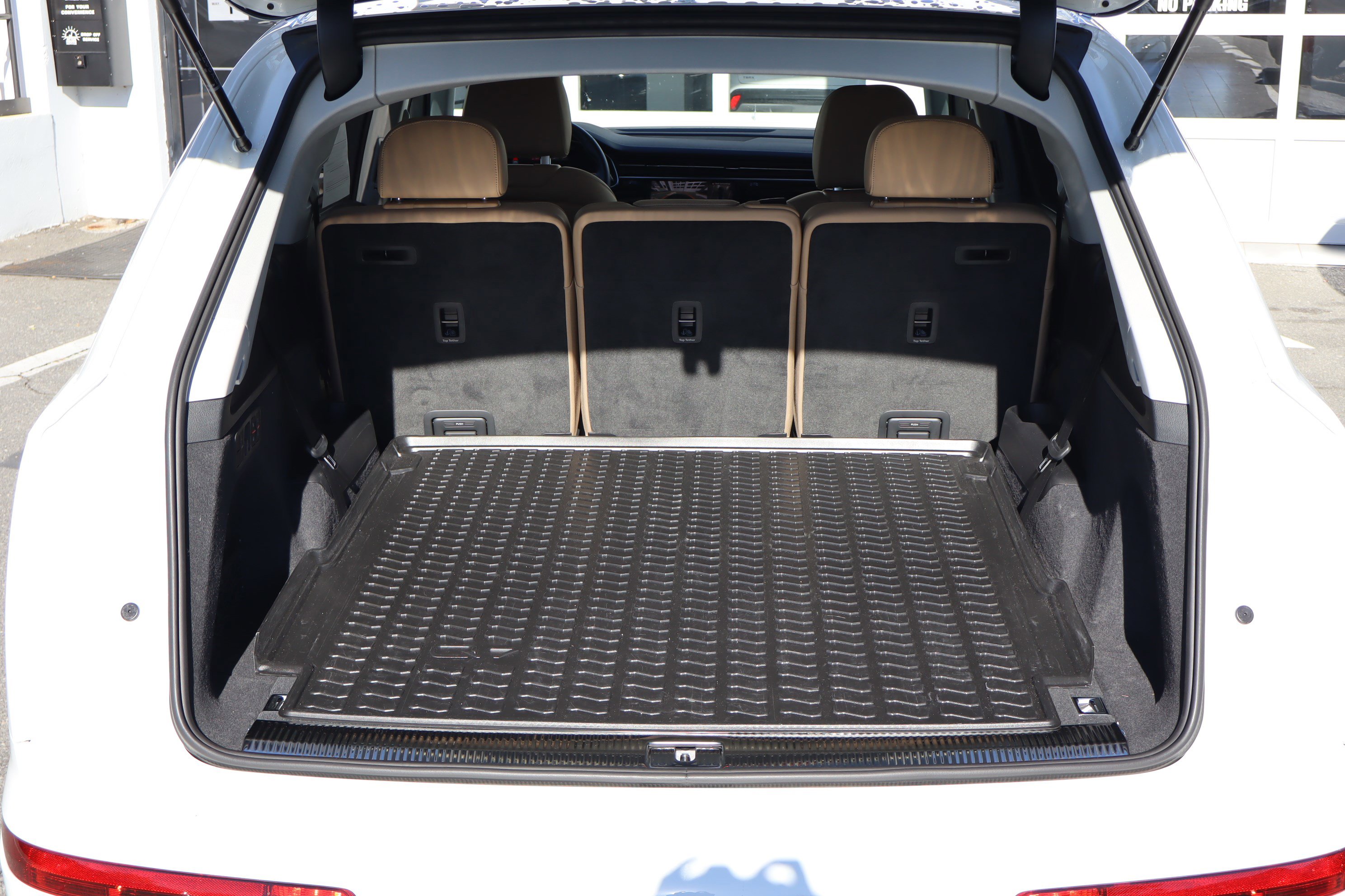 Used 2025 Audi Q7 3.0T Prestige w/ Prestige Package image 34