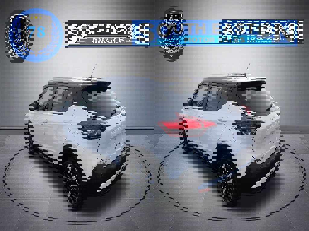 Used 2020 Nissan Kicks SR w/ SR Premium Package image 5