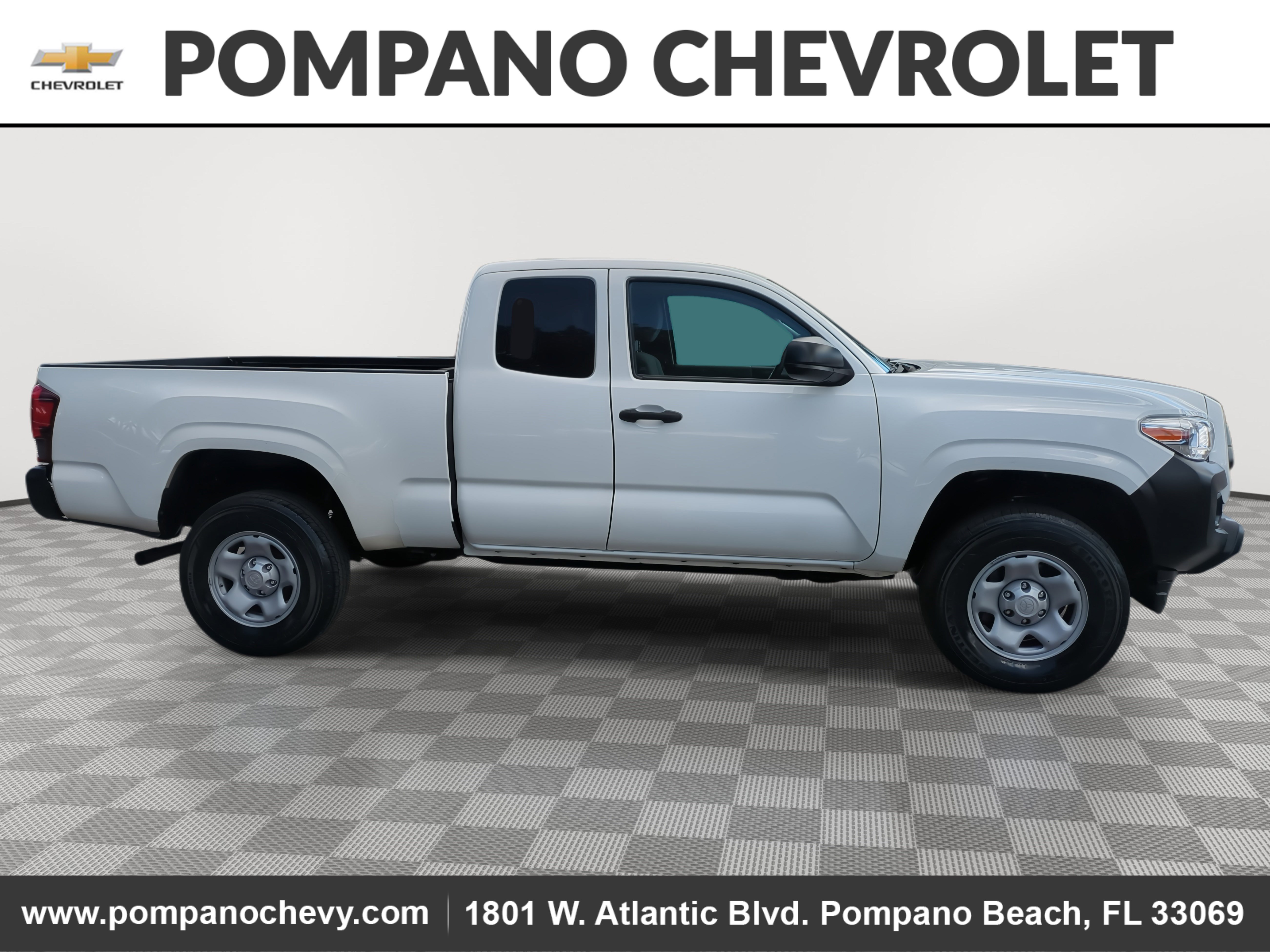 Used 2023 Toyota Tacoma SR image 2