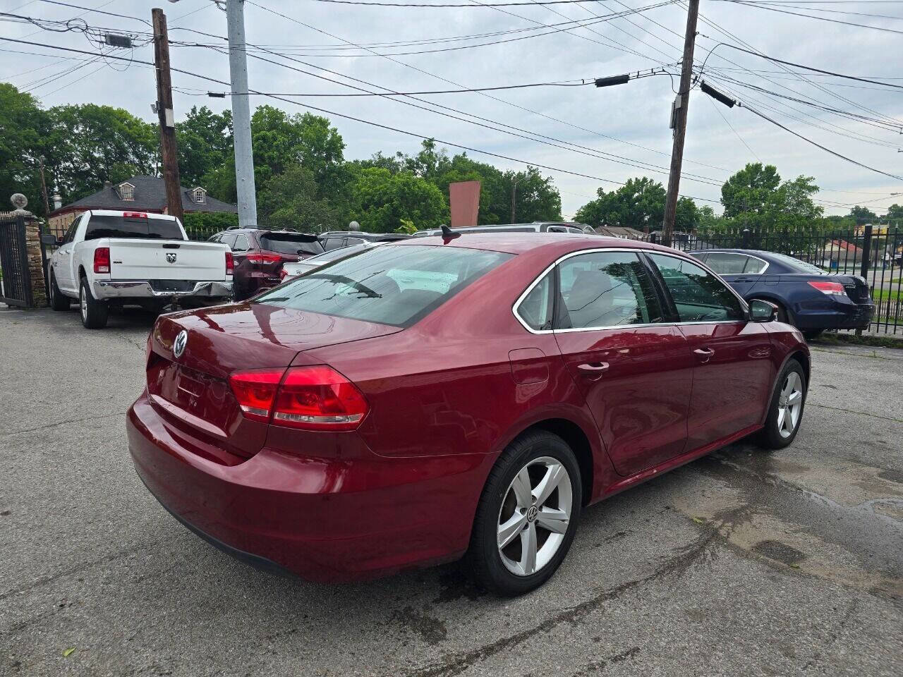 Used 2015 Volkswagen Passat 1.8T Limited Edition image 8