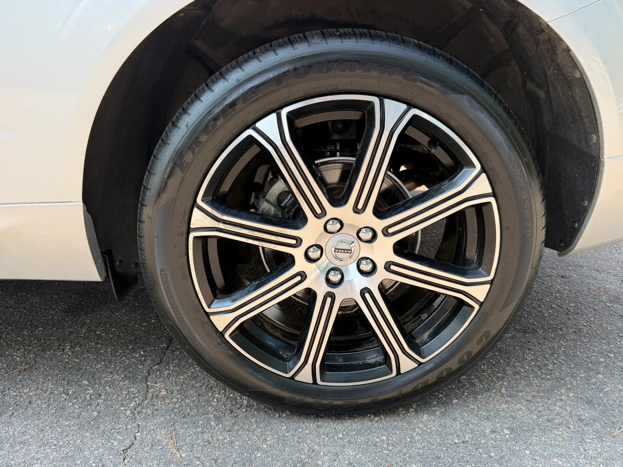 Used 2019 Volvo XC60 T5 Inscription w/ Protection Package Premier FWD image 32